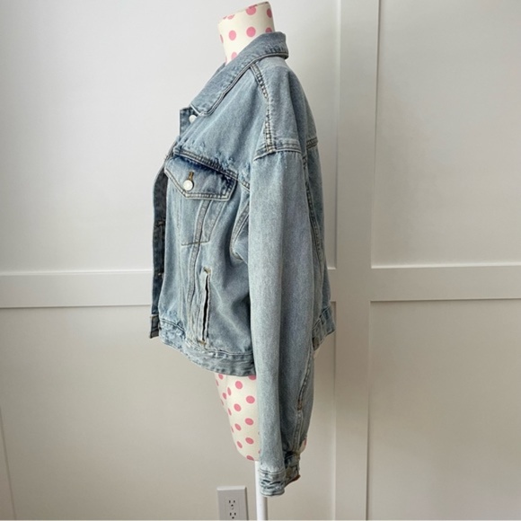 SOLD - Wild Fable Cropped Denim Trucker Jacket Women’s Large Light Blue - Picture 4 of 11